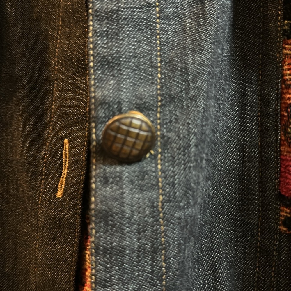 Creative and statement jacket. - Picture 7 of 8